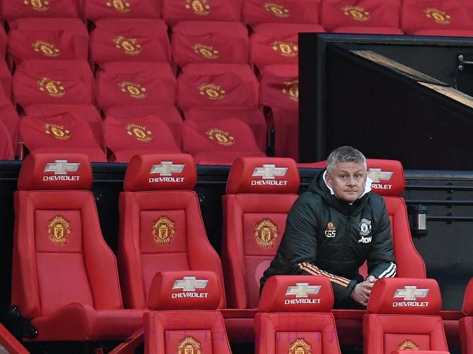 52岁索帅愿时隔4年回曼联救火!不在乎合同长度,曾率队获英超第2 52岁索帅愿时隔4年回曼联救火!不在乎合同长度,曾率队获英超第2